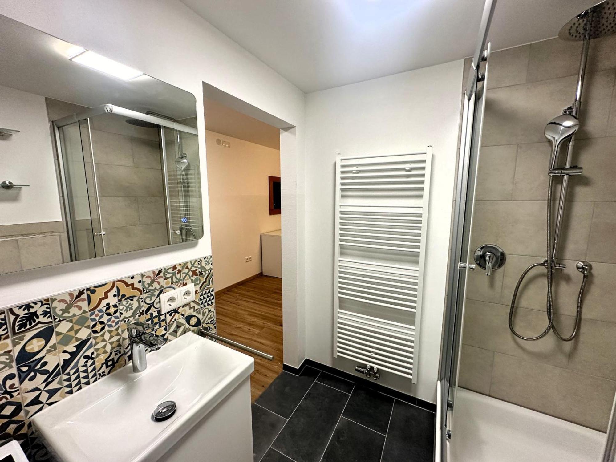 Speyerbach - Modernes Apartment Nahe Neustadter Innenstadt Neustadt an der Weinstraße Buitenkant foto